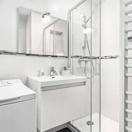Homey Bonny - Proche Centre/balcon Prive/wifi Annemasse